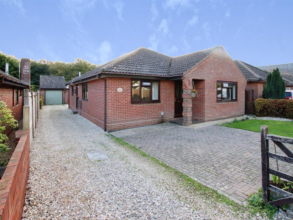 3 bed detached bungalow for sale in St. Leonards Close, Titchfield