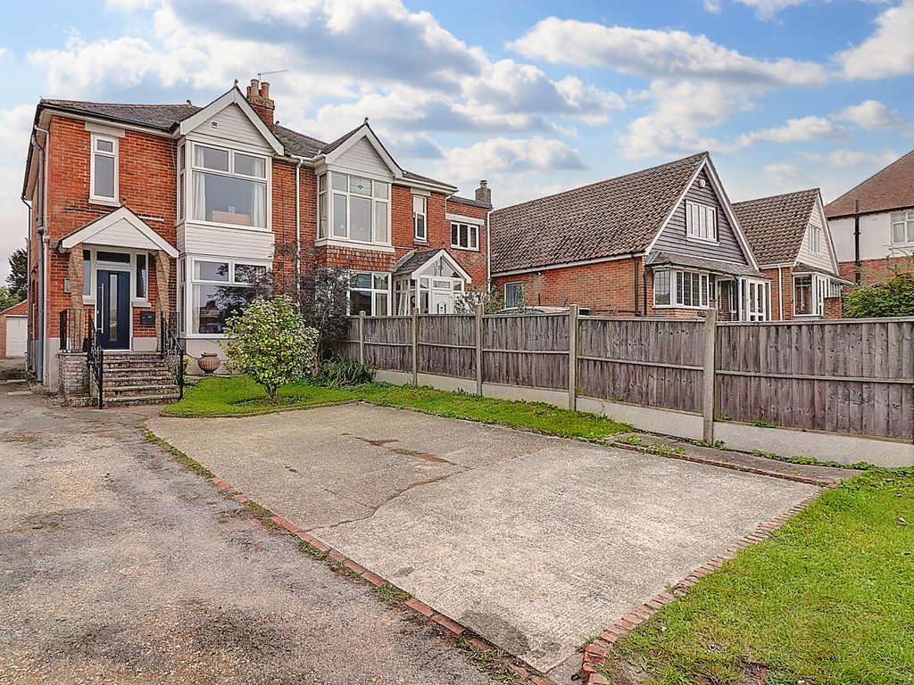 3 bed semidetached house for sale in London Road, Widley