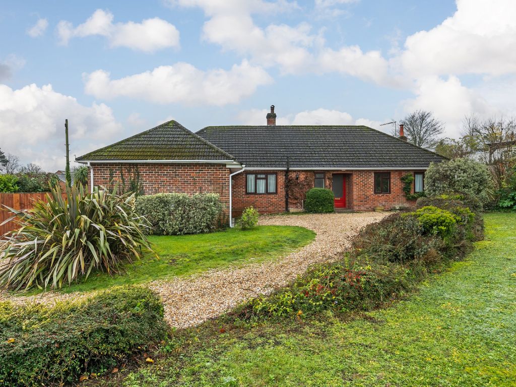 5 bed detached house for sale in Lovedon Lane, Kings Worthy, Winchester