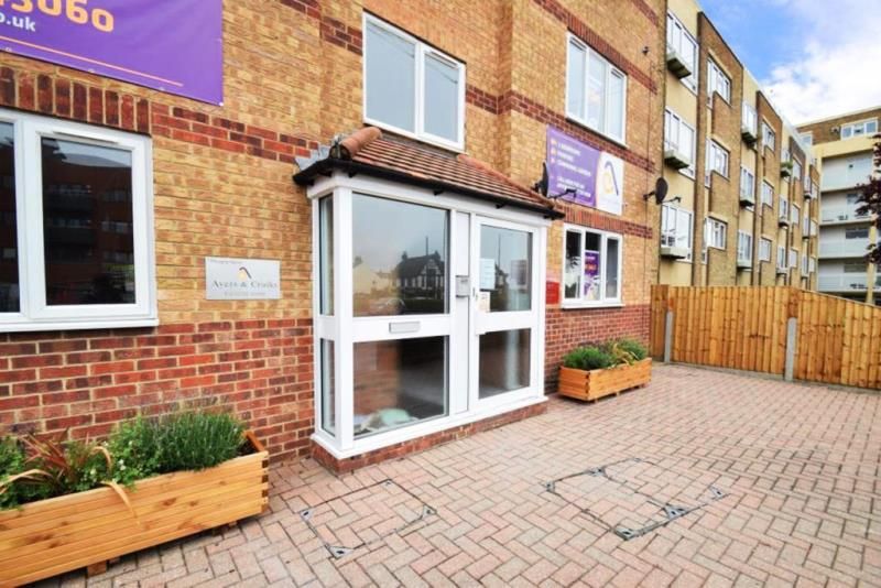 2 bed flat to rent in 1217 London Road, Leigh On Sea, Essex SS9, £1,025