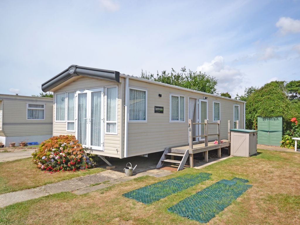2 bed mobile/park home for sale in Chichester Road, North Bersted
