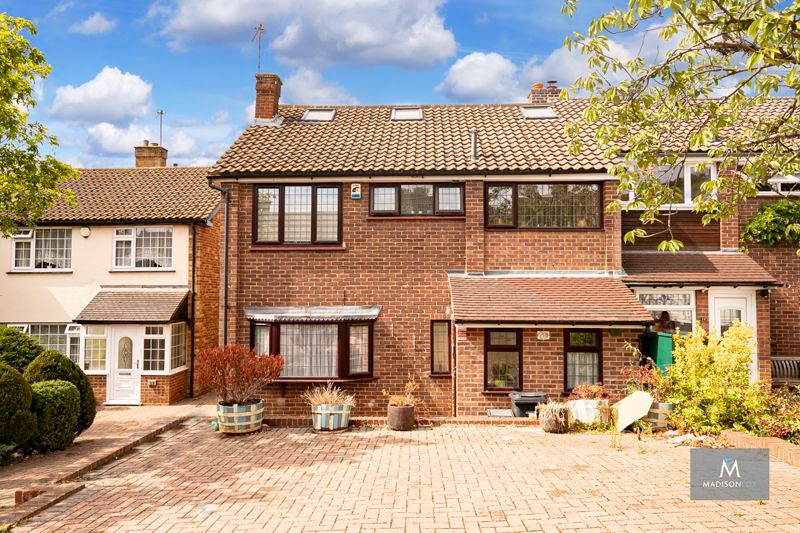 4 bed semidetached house for sale in The Friars, Chigwell IG7 Zoopla