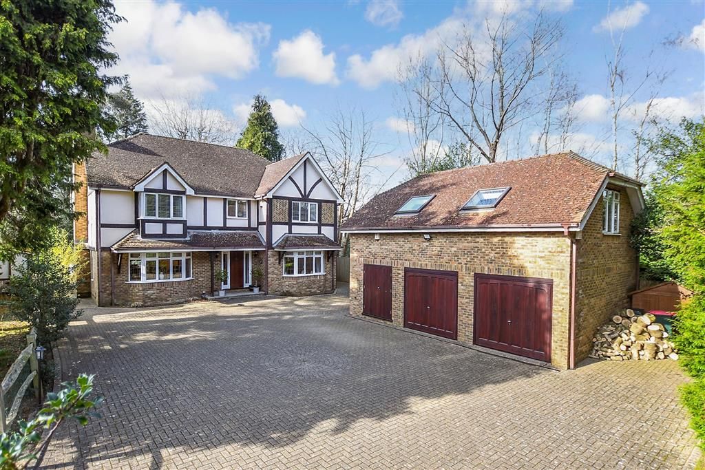 4 bed detached house for sale in Old Brighton Road, Pease Pottage
