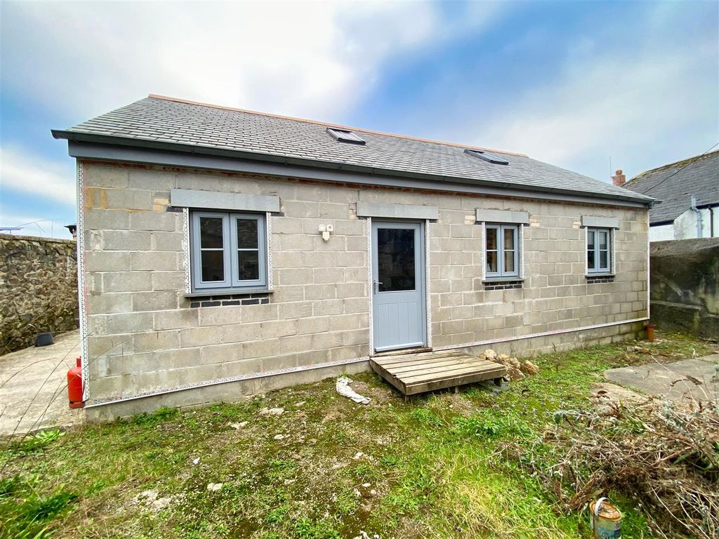 4 bed detached bungalow for sale in Foundry Lane, Hayle TR27, £299,950