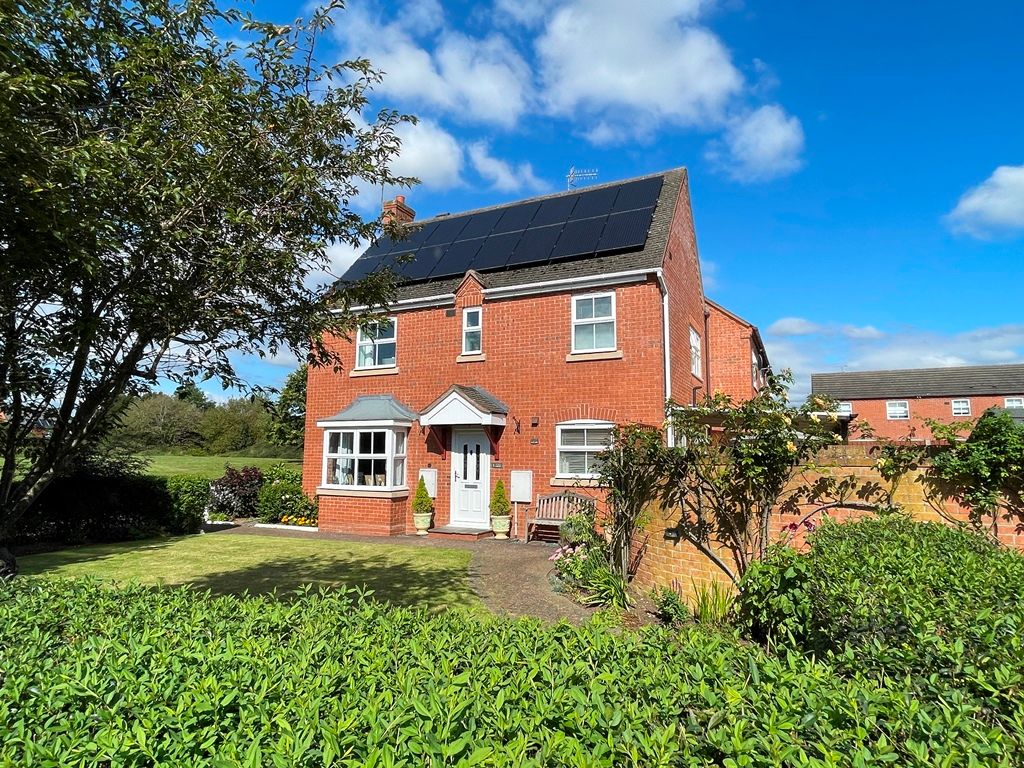 3 bed end terrace house for sale in St. Laurence Way, BidfordOnAvon