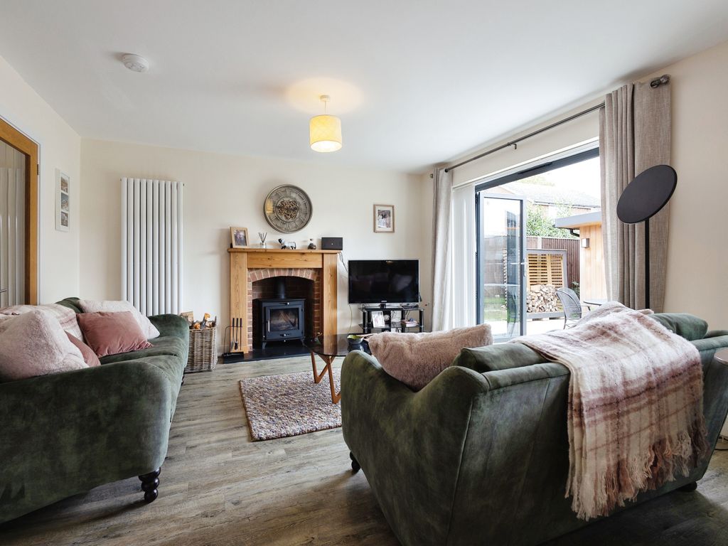 4 bed detached house for sale in Broad Halfpenny Lane, Tadley RG26, £