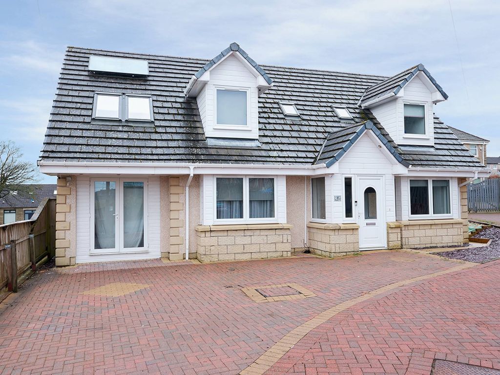5 bed property for sale in Minthill Place, Harthill, North Lanarkshire