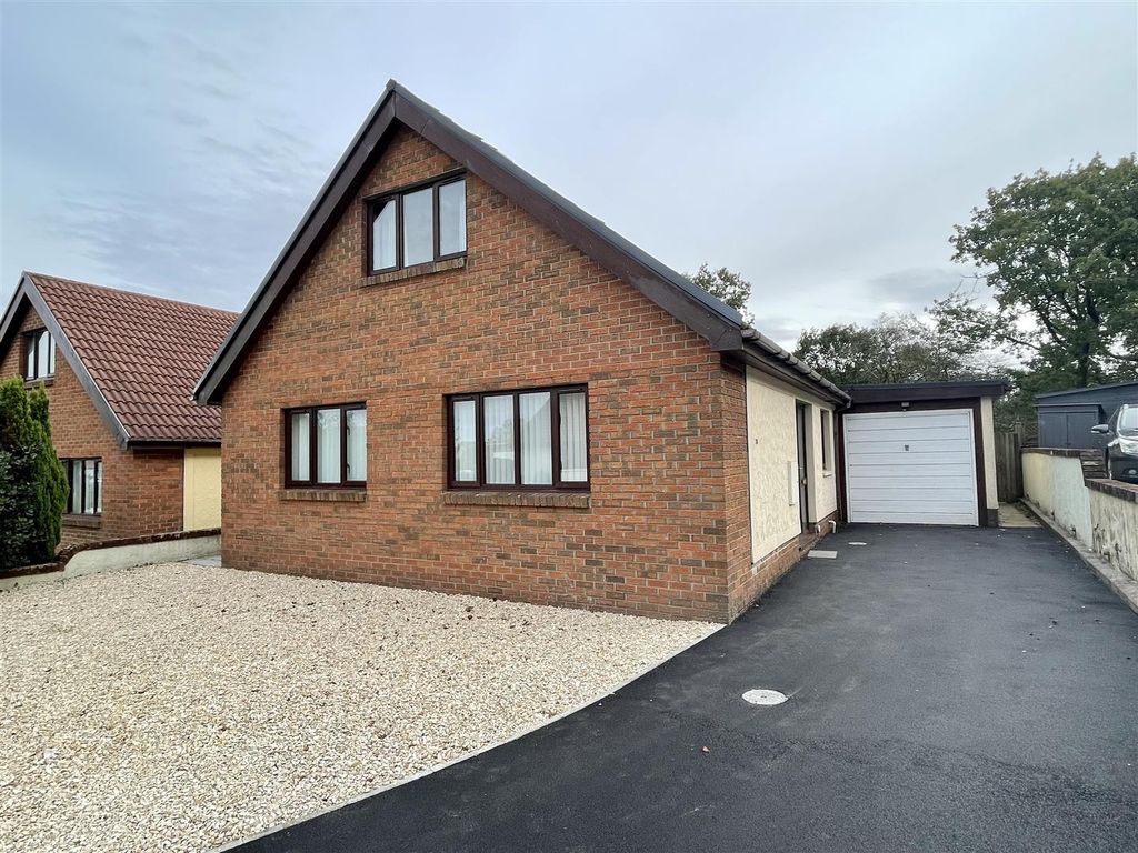 3 bed detached bungalow for sale in Parc Newydd, Foelgastell, Llanelli