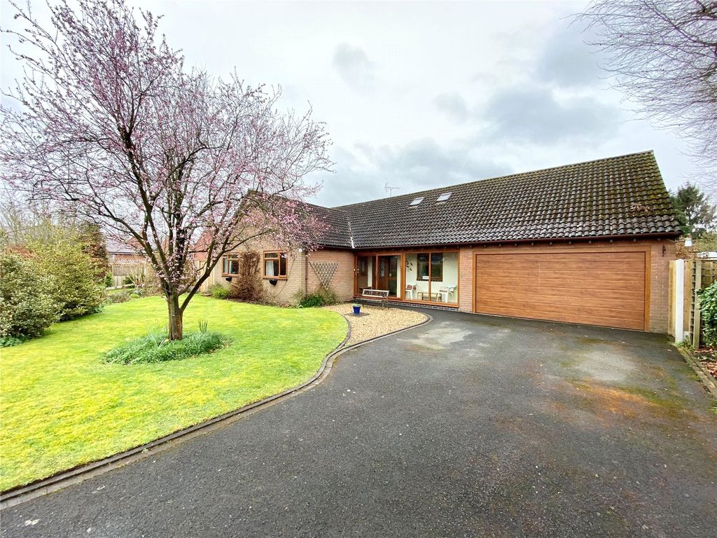 6 bed detached house for sale in Tibberton, Newport, Shropshire TF10, £