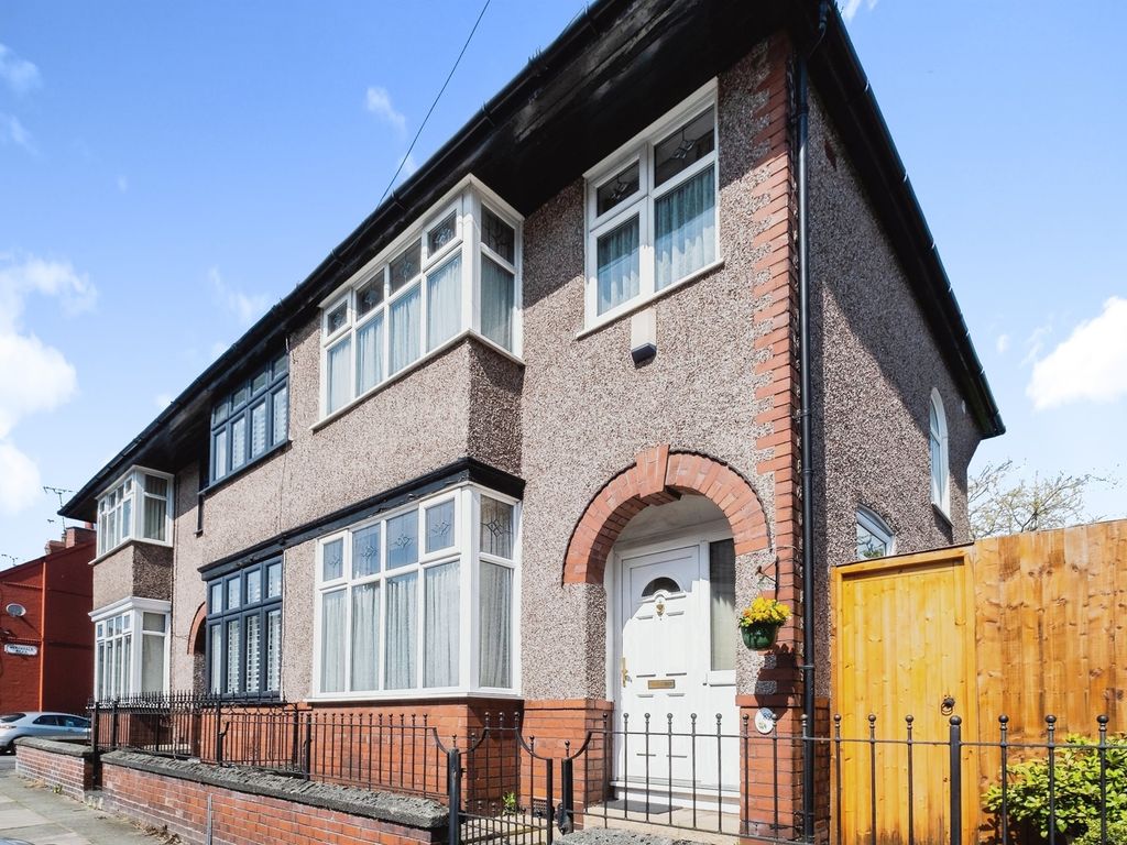 3 bed semidetached house for sale in Briardale Road, Mossley Hill