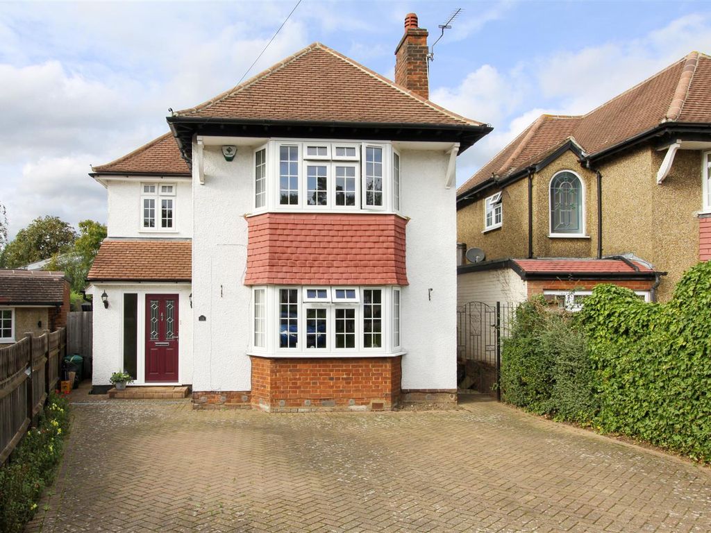 4 bed detached house for sale in Ickenham Close, Ruislip HA4, £975,000