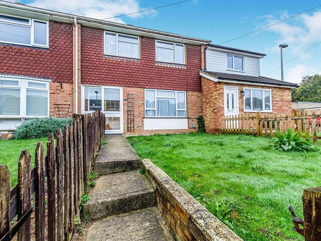 3 bed terraced house to rent in Brendon Avenue, Chatham, Kent ME5 Zoopla