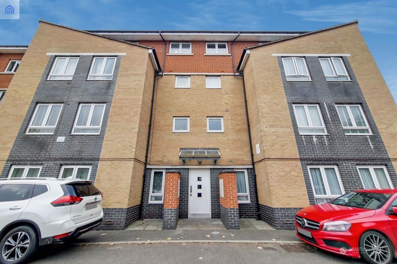 2 bed flat to rent in Acton Close, London N9, £1,850 pcm Zoopla