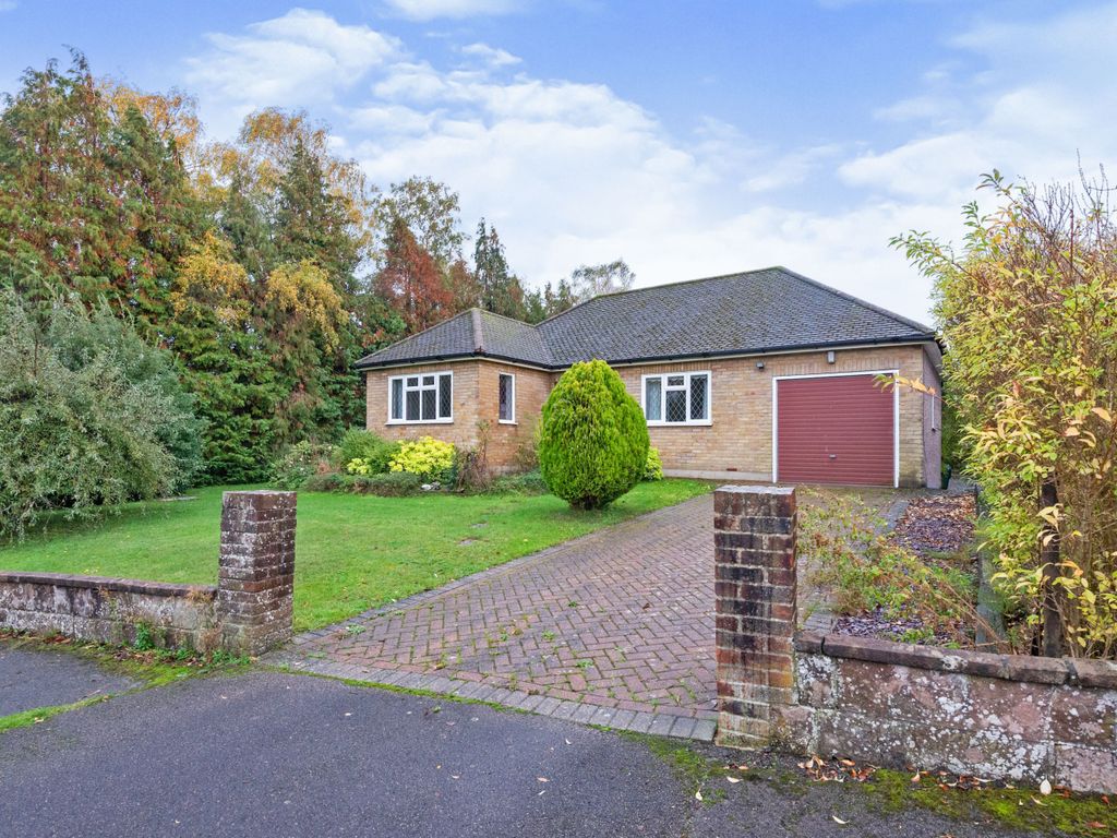 2 bed bungalow for sale in Leewood Way, Effingham, Leatherhead, Surrey