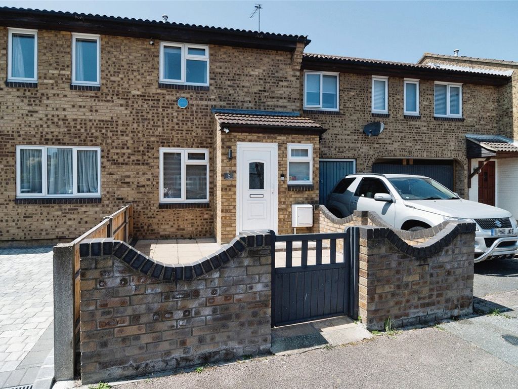2 bed terraced house for sale in Shaw Crescent, Tilbury, Essex RM18