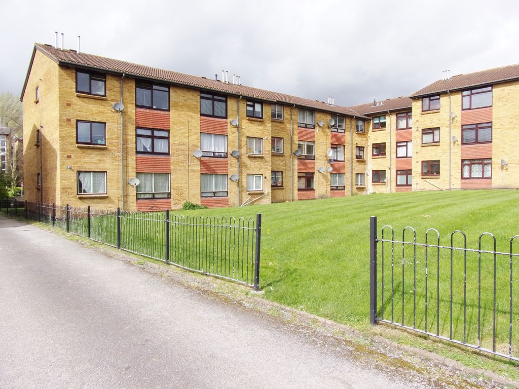 2 bed flat for sale in Collette Court, Selhurst Road, South Norwood