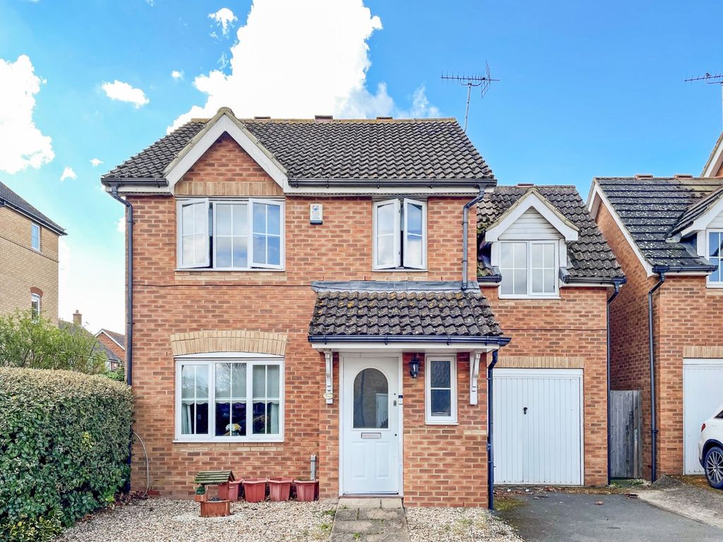 3 bed detached house for sale in Blackthorn Road, Hersden, Canterbury