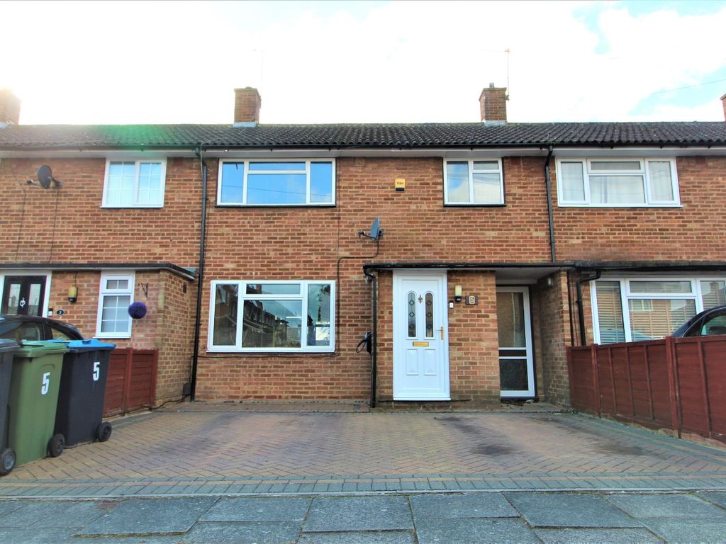 3 bed terraced house to rent in Woodfarm Road, Hemel Hempstead