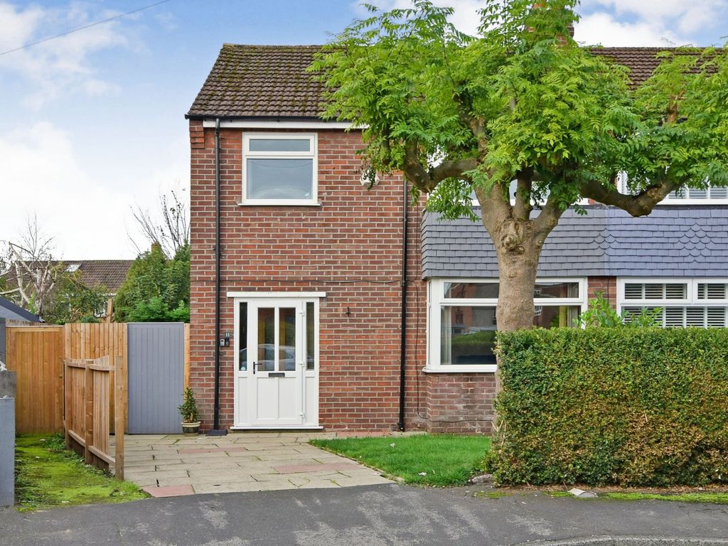 3 bed semidetached house for sale in Boundary Grove, Sale, Greater