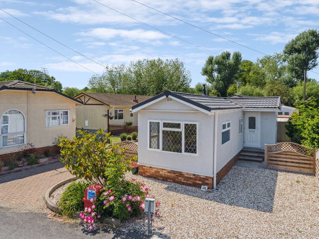 2 bed mobile/park home for sale in 26 Thorney Mill Road, West Drayton