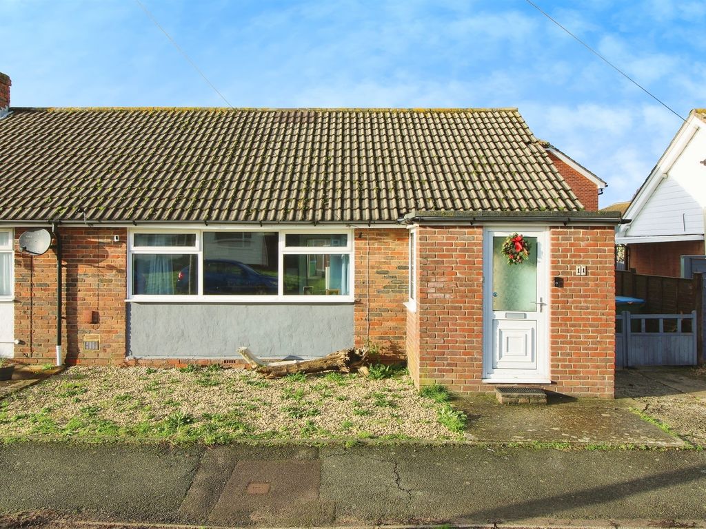 2 bed semidetached bungalow for sale in Ivy Crescent, Bognor Regis