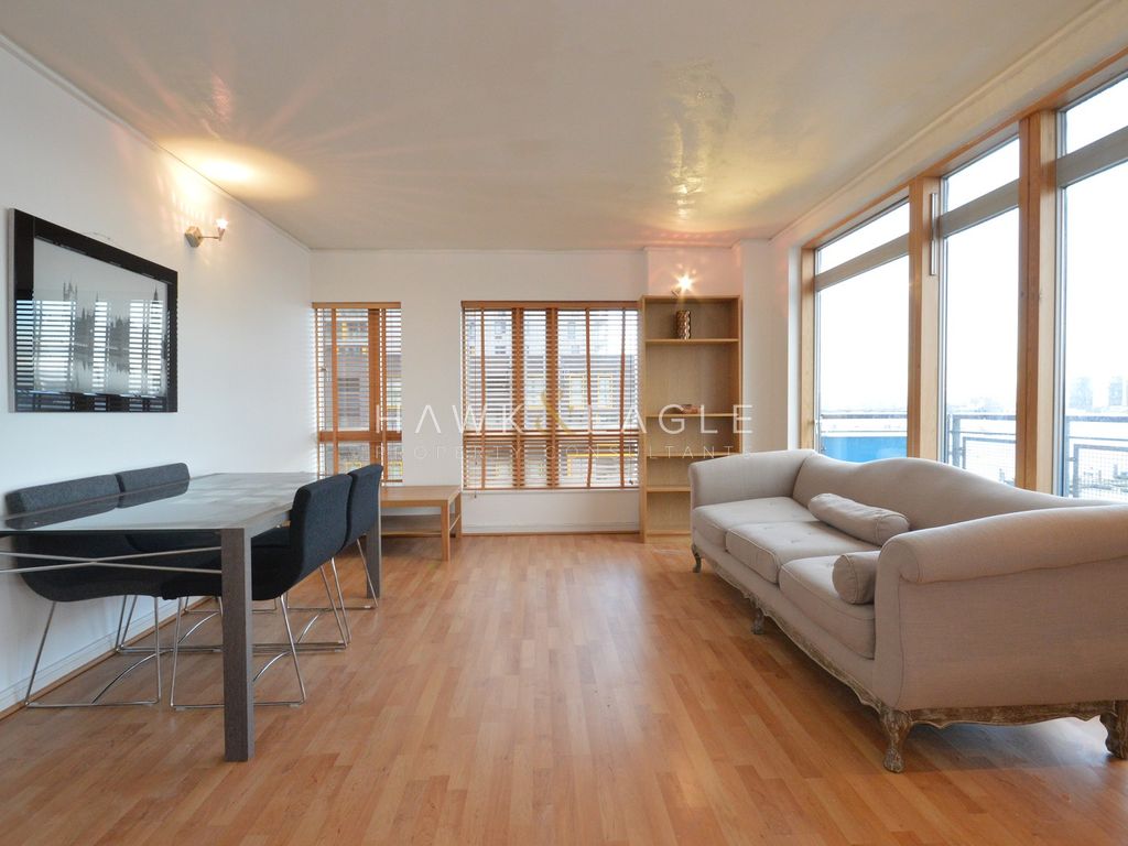 2 bed flat to rent in John Harrison Way, London, Greater London. SE10
