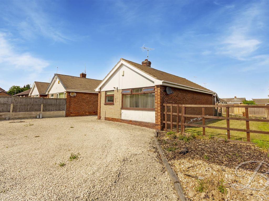 2 bed detached bungalow for sale in Park Hall Road, Mansfield Woodhouse