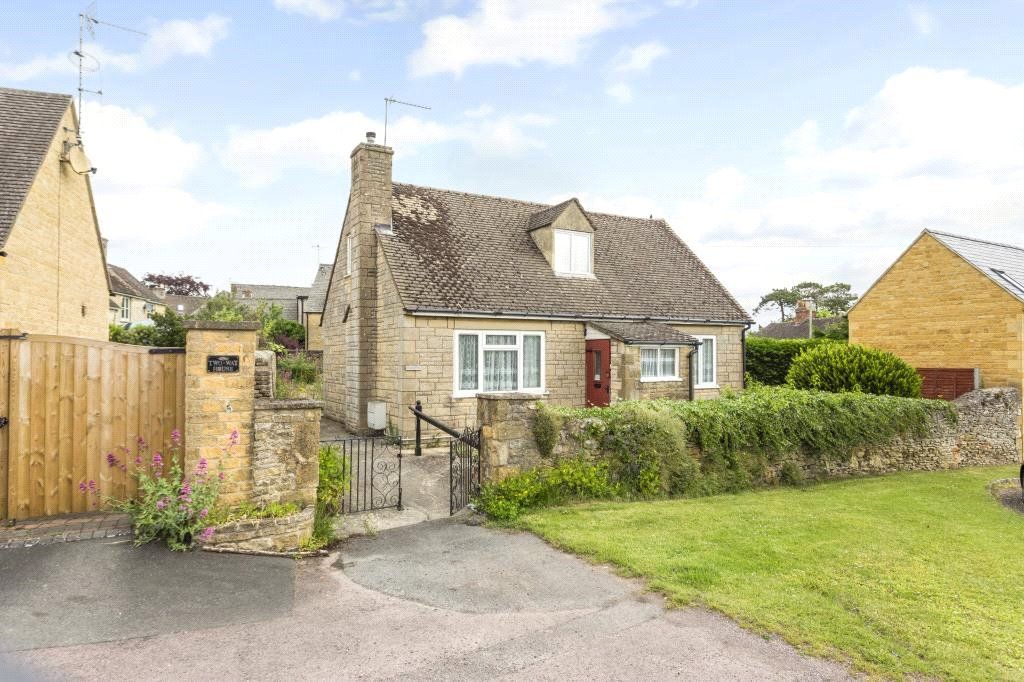 2 bed detached house for sale in Back Walls, Stow On The Wold