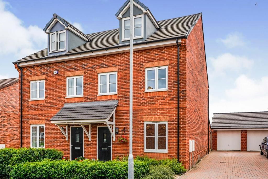 3 bed semidetached house for sale in Ypres Way, Hampton