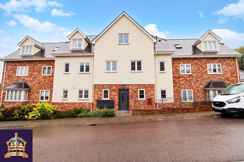 2 bed flat for sale in Catherine Road, Benfleet SS7, £135,000 Zoopla