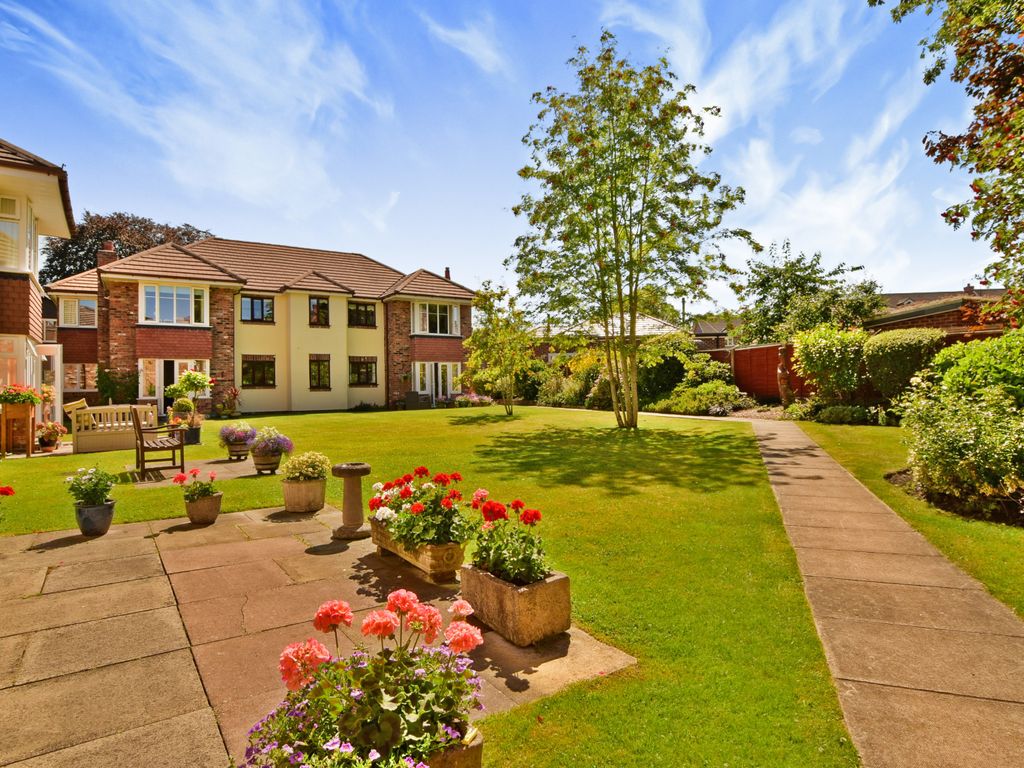 2 bed flat for sale in Woodacres Court, Wilmslow, Cheshire SK9 Zoopla