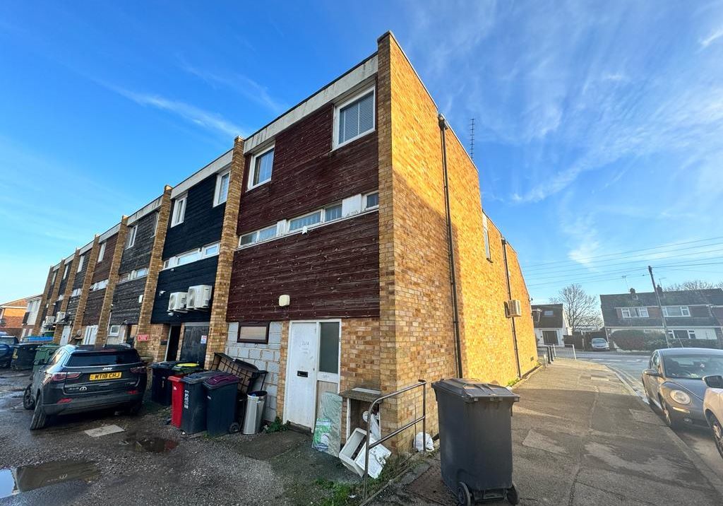 2 bed flat for sale in 249A Ferry Road, Hullbridge, Hockley, Essex SS5, £60,000 Zoopla