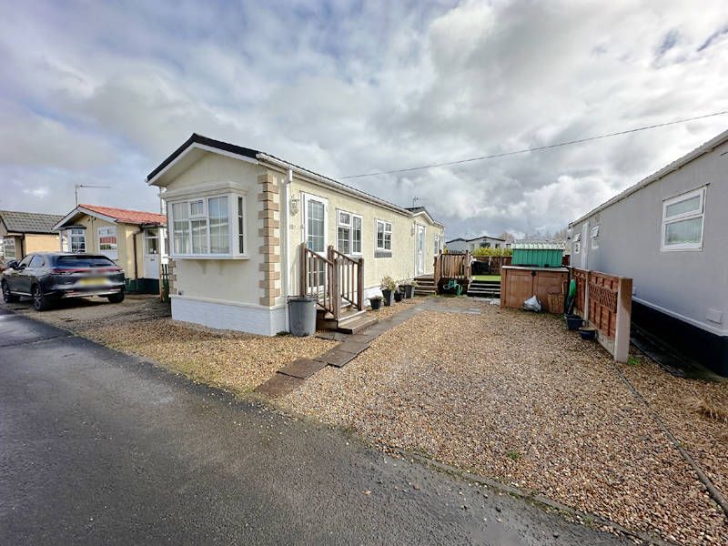 2 bed mobile/park home for sale in Sower Carr Lane, Hambleton, Poulton