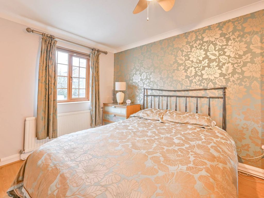 West Gardens, Wapping, London E1W