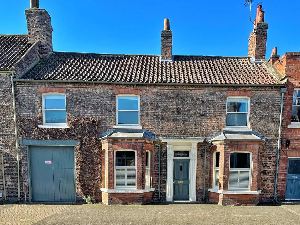 4 bed terraced house for sale in Long Street, Easingwold, York YO61