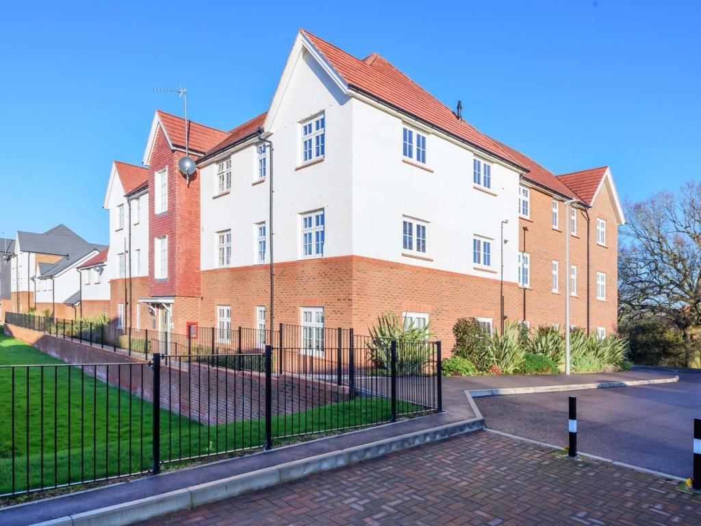 2 bed flat for sale in Austen Grove, Arborfield Green, Reading RG2 Zoopla