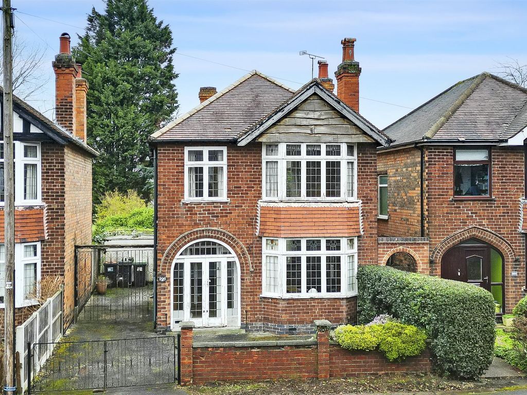 3 bed detached house for sale in Wollaton Road, Beeston