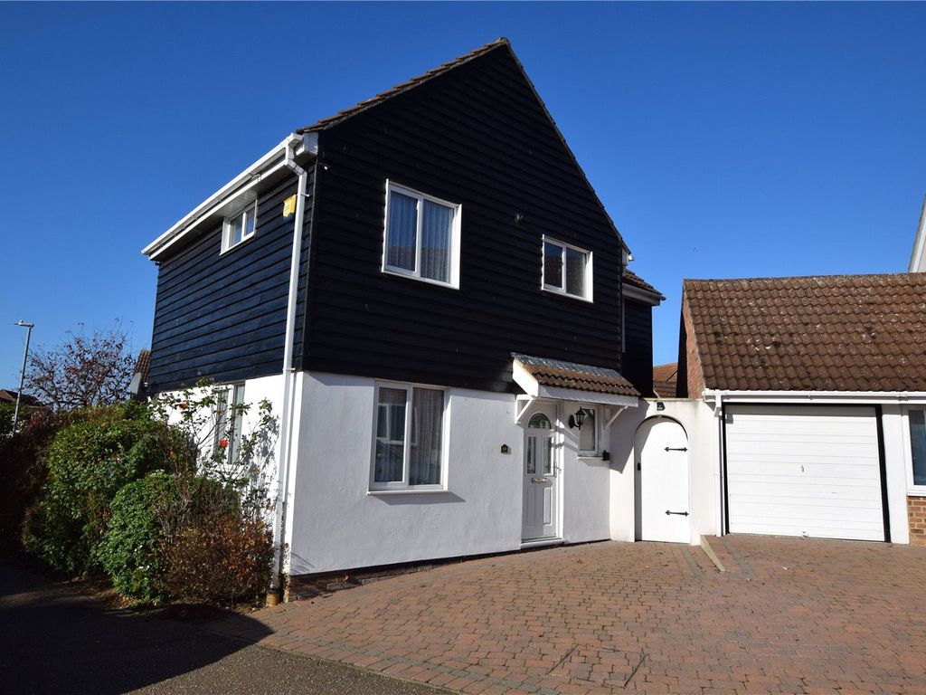 3 bed detached house for sale in Hamberts Road, South Woodham Ferrers