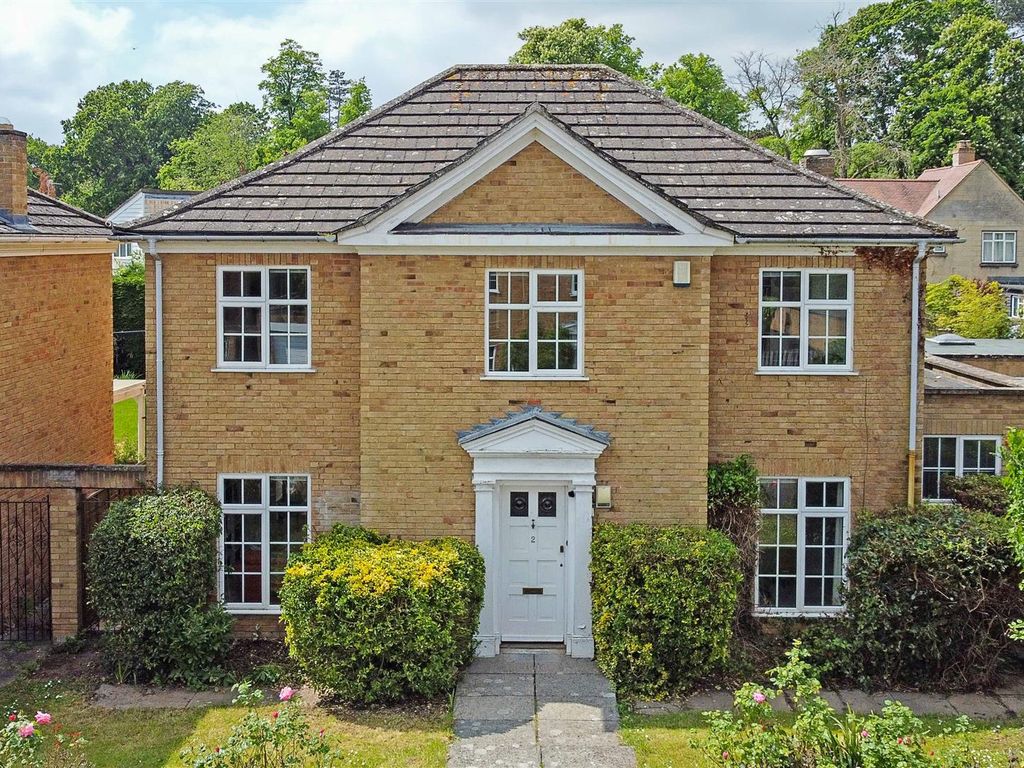 4 bed detached house for sale in Wilderspin Close, Girton, Cambridge