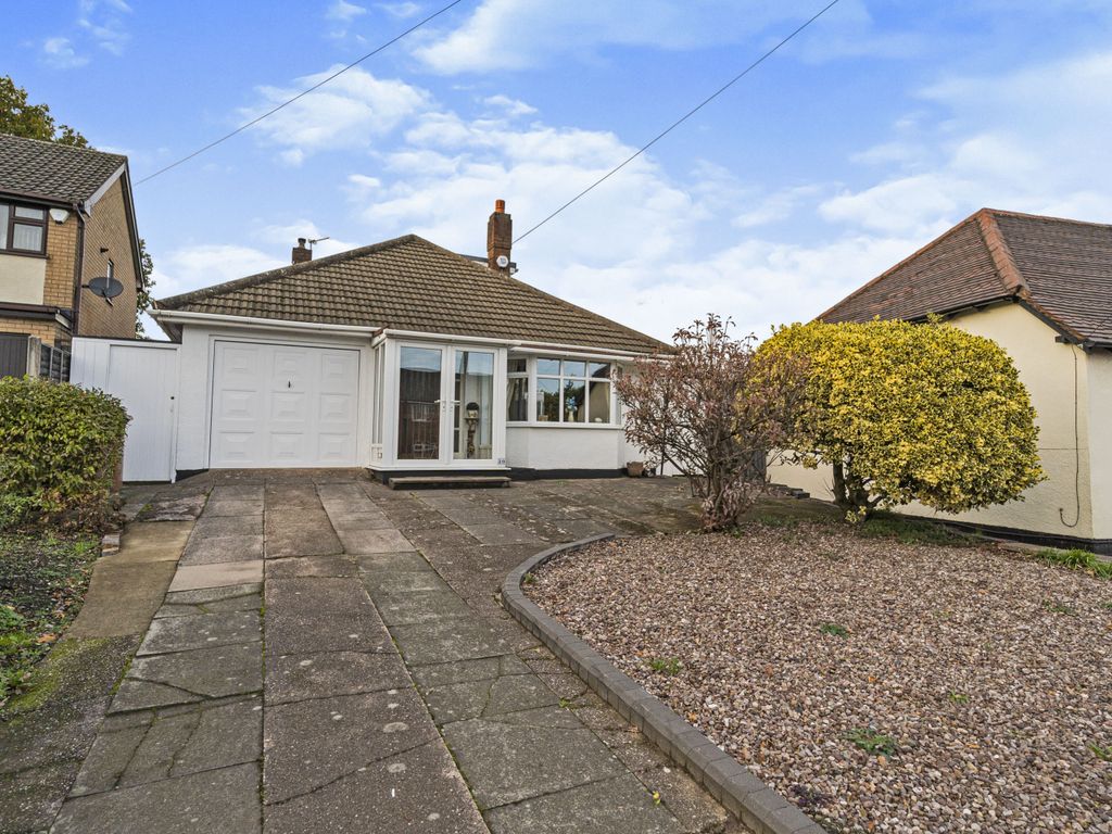 3 bed detached bungalow for sale in Lichfield Road, Shelfield, Walsall