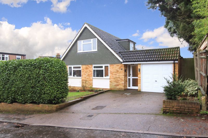 3 bed detached bungalow for sale in Charles Street, Hemel Hempstead HP1