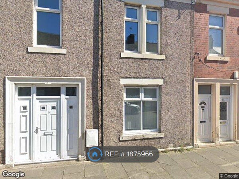 3 bed terraced house to rent in Frobisher Street, Hebburn NE31, £950