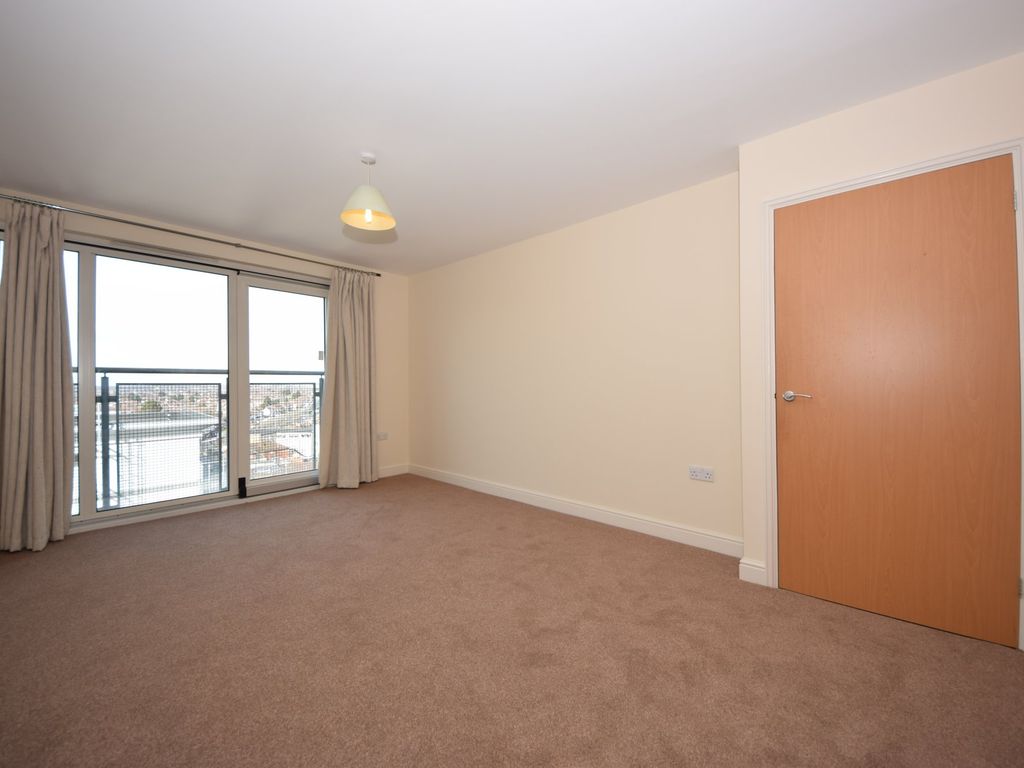 1 bed flat to rent in City Gate House, Gants Hill IG2, £1,450 pcm Zoopla