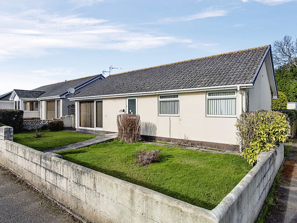 3 bed bungalow for sale in Shelley Road, St. Austell, Cornwall PL25, £