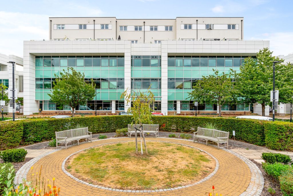 2 bed flat for sale in Bessemer Road, Welwyn Garden City AL7 Zoopla