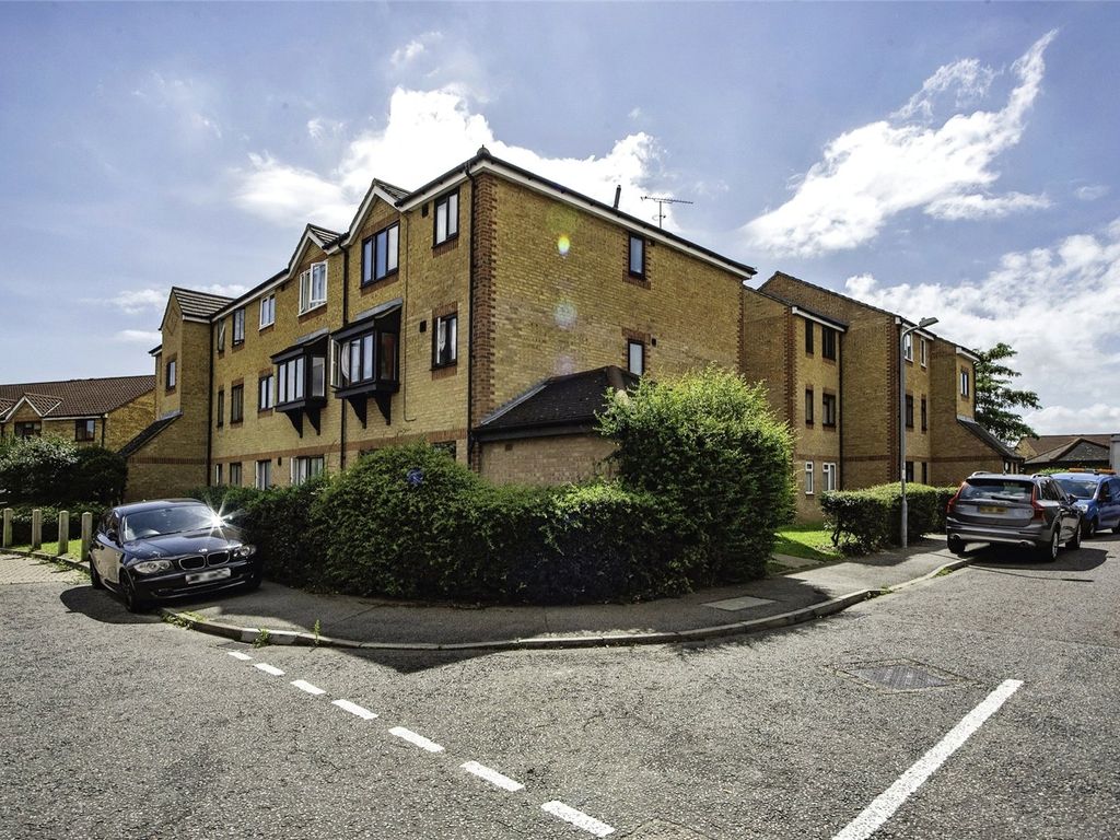 1 bed flat for sale in Danbury Crescent, South Ockendon, Essex RM15, £