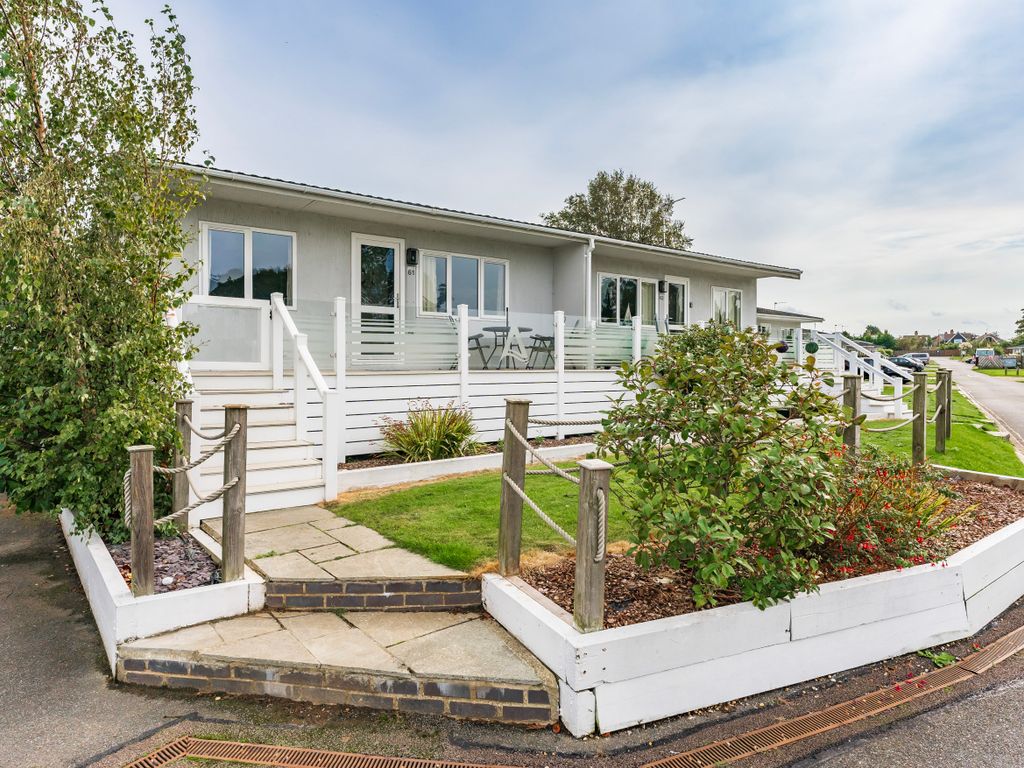 2 bed mobile/park home for sale in Marsh Road, Lowestoft NR33, £70,000