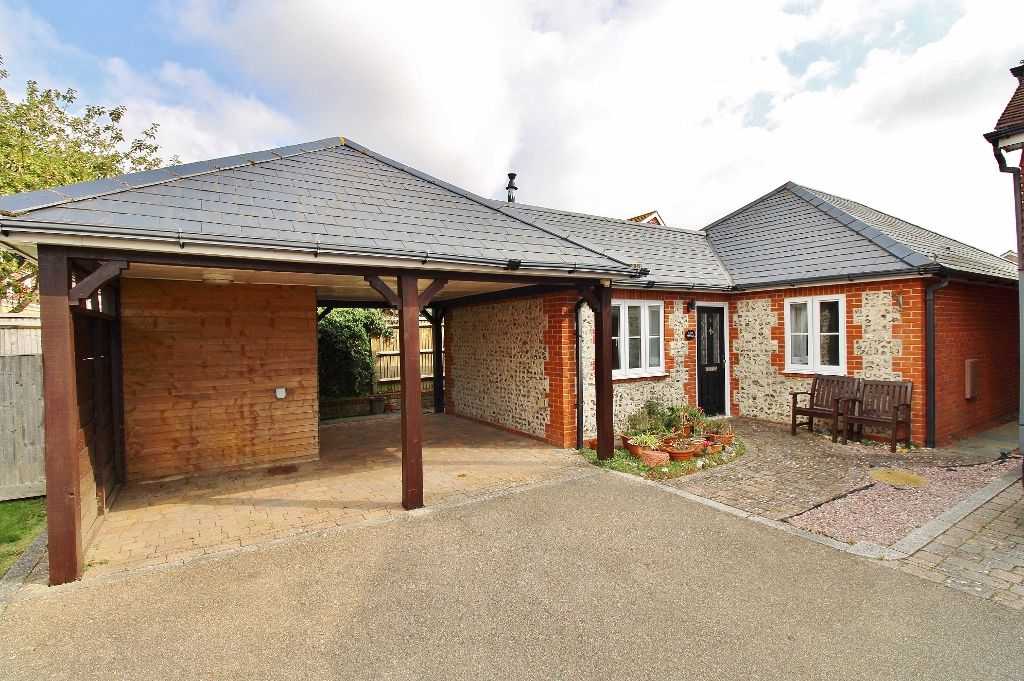 3 bed detached bungalow for sale in Amberley Court, Stubbington