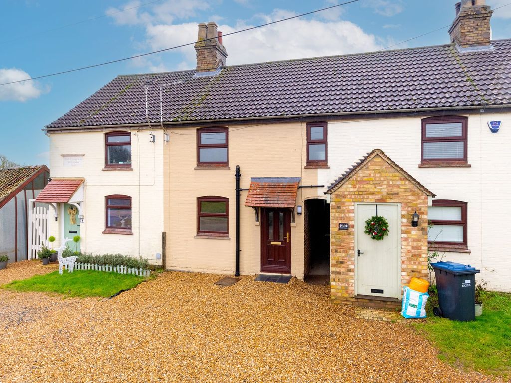 2 bed terraced house to rent in East Fen Common, Soham CB7, £1,050 pcm