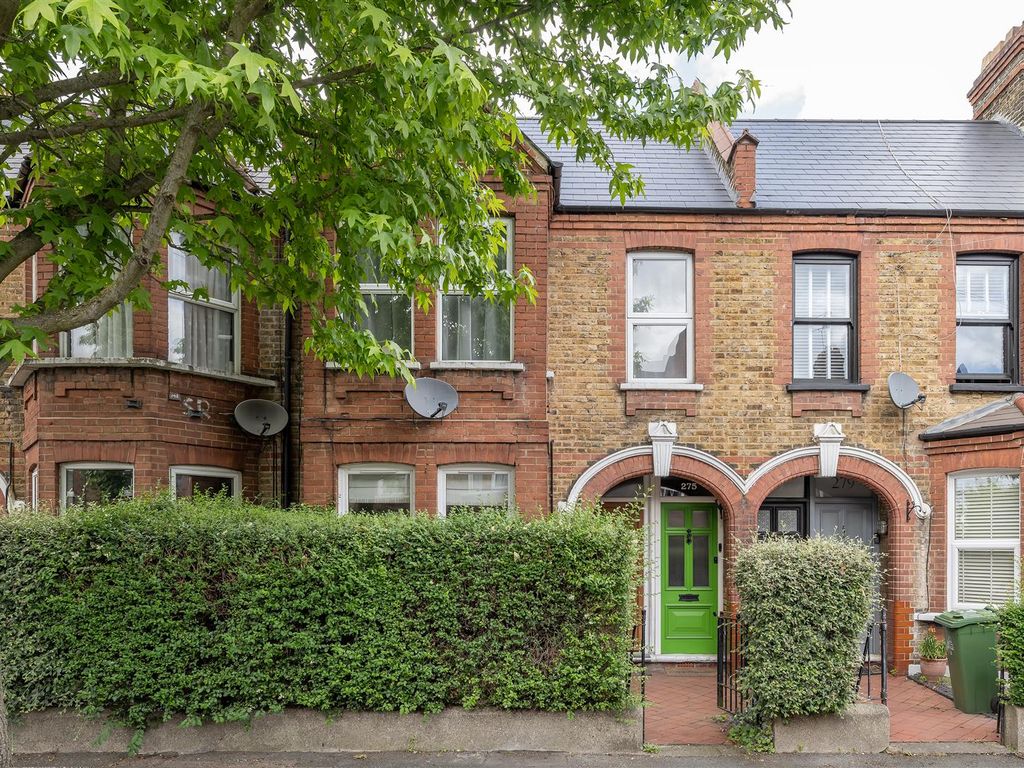 2 bed flat for sale in Brettenham Road, London E17, £499,995 Zoopla
